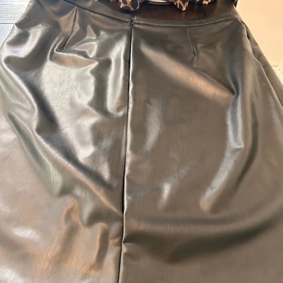 Anne Klein Pencil Skirt - Picture 2 of 3